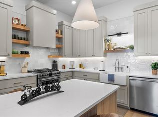533 SW 5th St, Bentonville, AR 72712