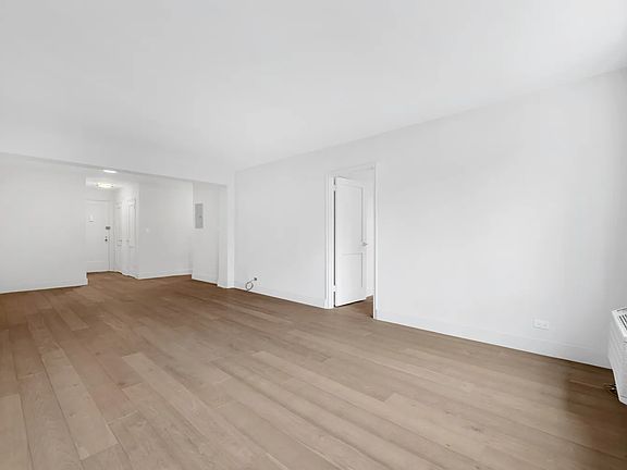 2nd image of 2530 Independence Ave APT 4D