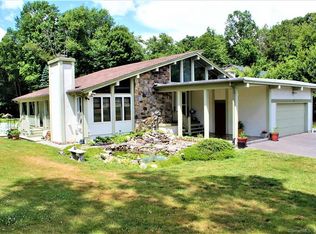 38 Redwood Dr, Bethel, CT 06801