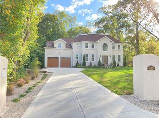 640 County Rd, Barrington, RI 02806