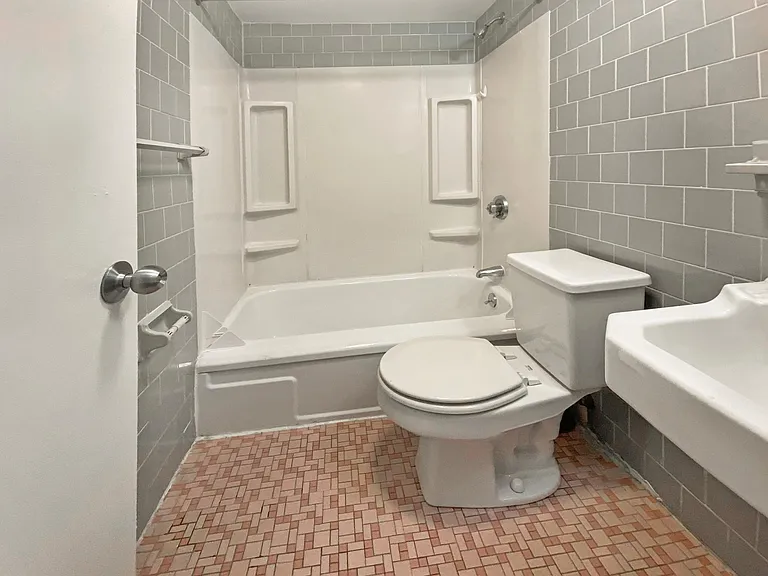 27 Phillips St #5 — Photo 10