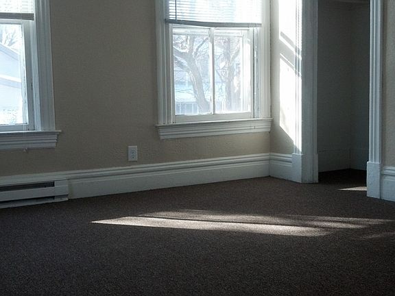 2nd image of 481 Edmund Ave #2