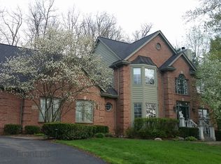 6210 Whispering Meadows Dr, White Lake, MI