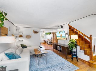 558 Rector St, Philadelphia, PA 19128