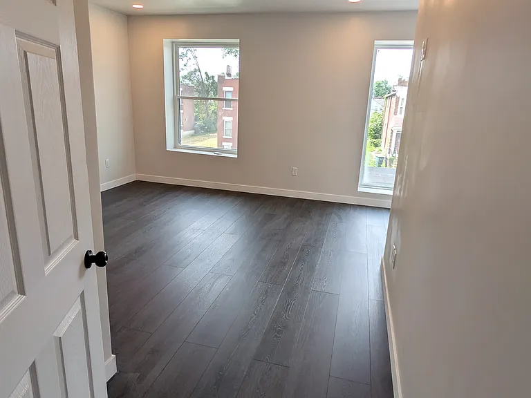 4725 McMillan Ave — Photo 7