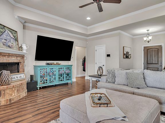 5th image of 538 Karabeth Ln