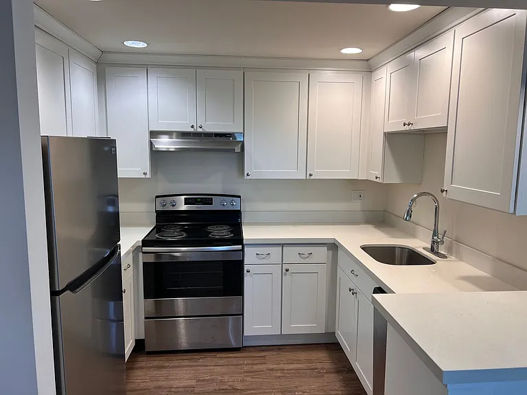 4208 Beach Drive — Photo 22