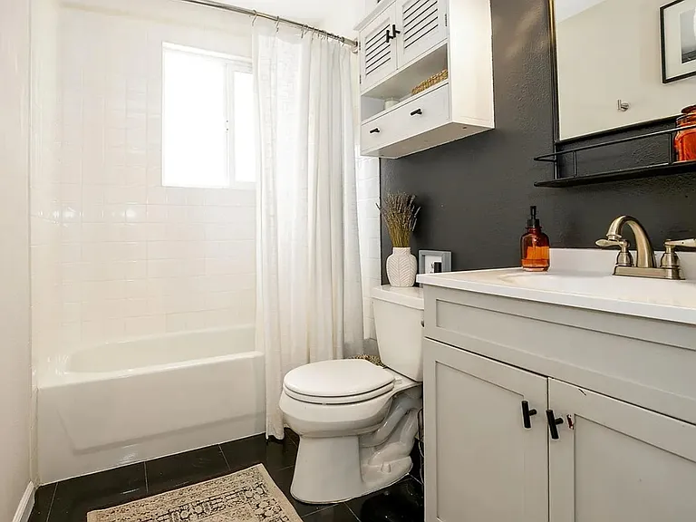 3242 Perry St — Photo 11