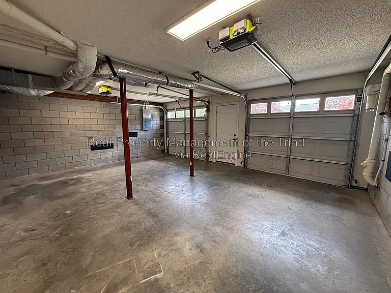 2740 Bridgeport Dr — Photo 18