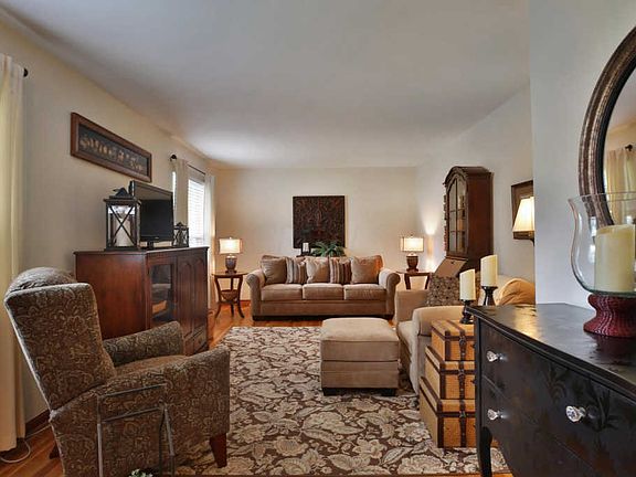 4th image of 105 Orchard Dr