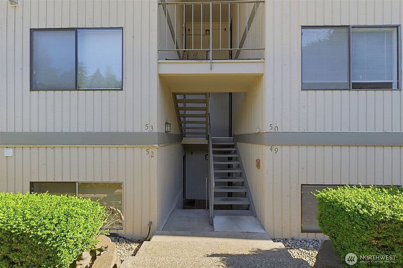 4th image of 26435 Pennsylvania Avenue NE #49