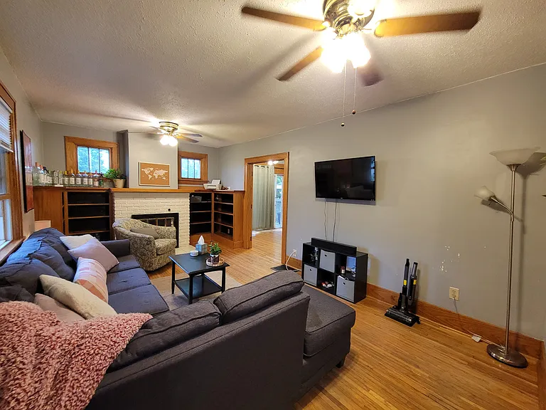 2300 Franklin St #1 — Photo 23