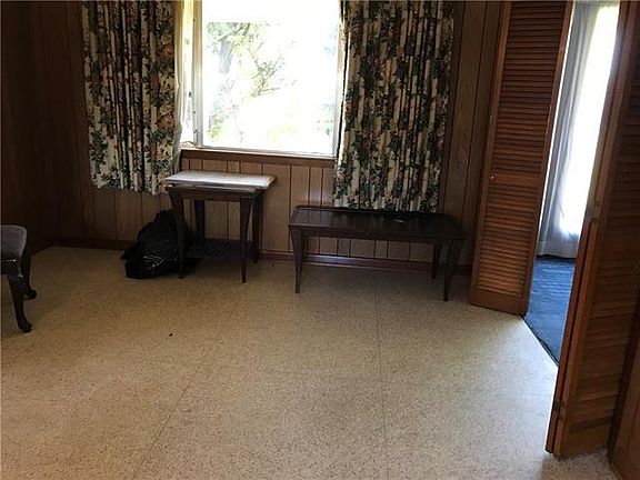 5th image of 929 Avenue F