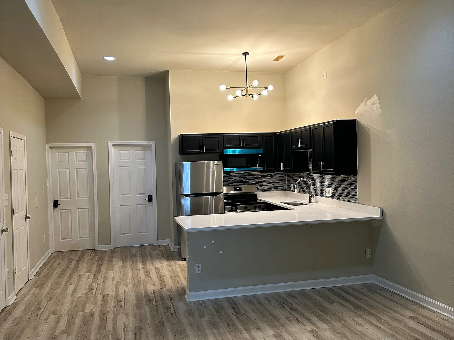 3 bed, 1600 sqft, $2,150 — Photo 4