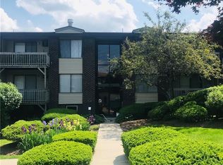 308 Country Club Ln, Pomona, NY 10970
