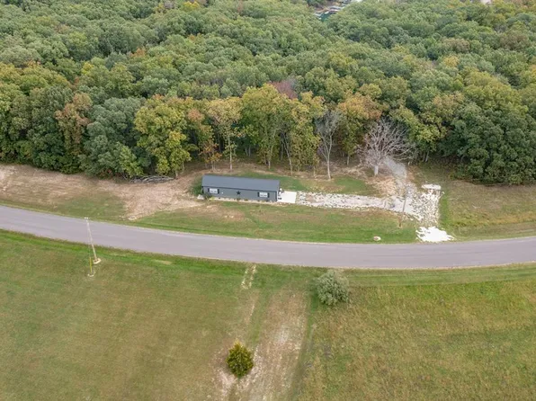 1168 Lake Dr, Keytesville, MO 65261
