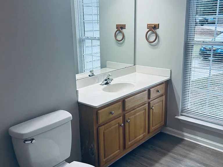 804 Valley Creek Dr — Photo 11