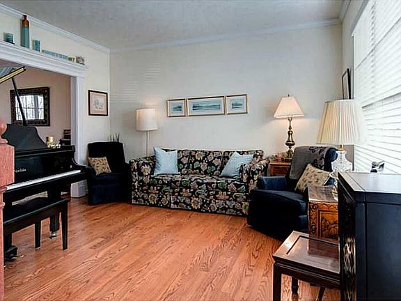 4th image of 2151 Benomi Dr