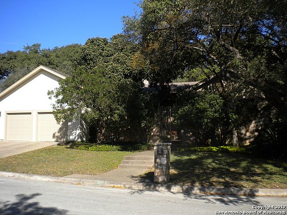 2nd image of 427 Country Wood Dr