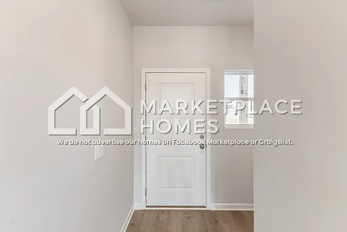3 bed, 2.5 bath, 1689 sqft, $1,649 — Photo 2