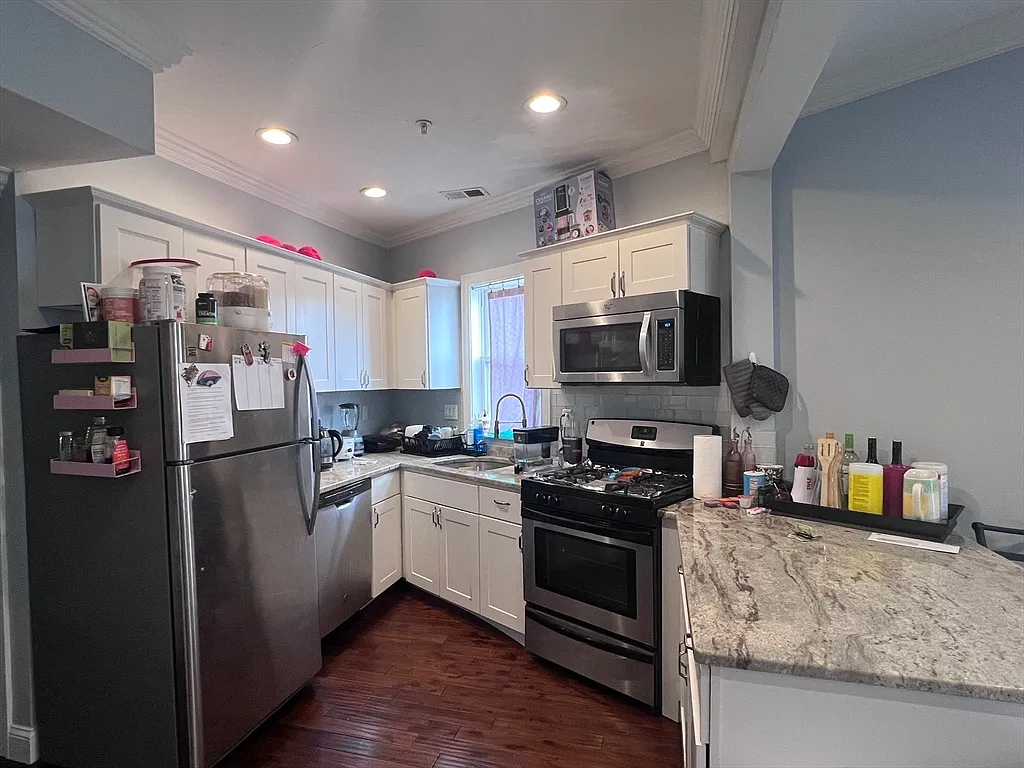 Building Photo - 140 Marcella St #4