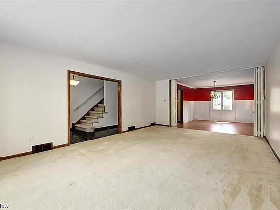 5th image of 3488 E Erie Ave