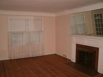 3rd image of 2190 Catalpa Dr