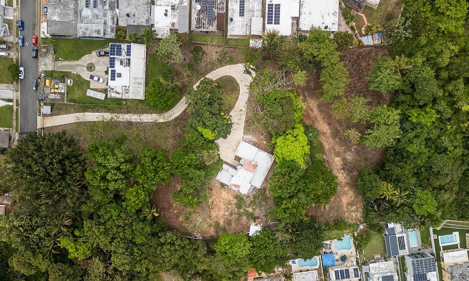 1st image of Colinas De Monte Carlo
