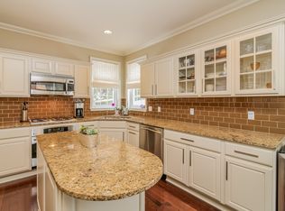 4 Vintage Ct, Port Chester, NY 10573