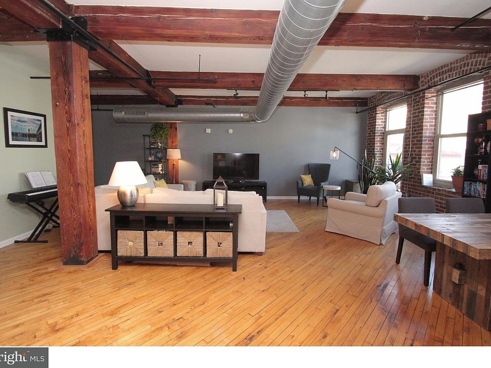1st image of 1210-26 Buttonwood St #403