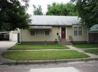 704 N Elm St, Newton, KS 67114