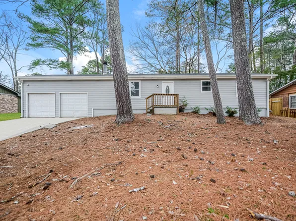 951 Woodbridge Dr NE, Conyers, GA 30012