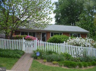 2809 Navarre Dr, Chevy Chase, MD 20815