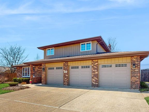 3rd image of 13820 Logan Dr