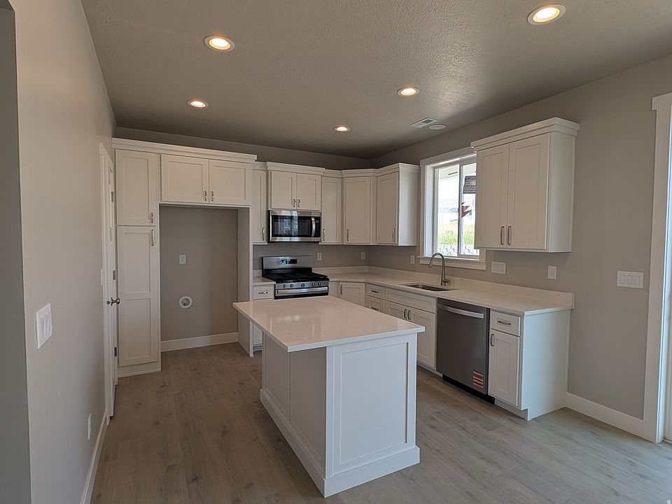 2nd image of 3375 E Baywater Dr #516
