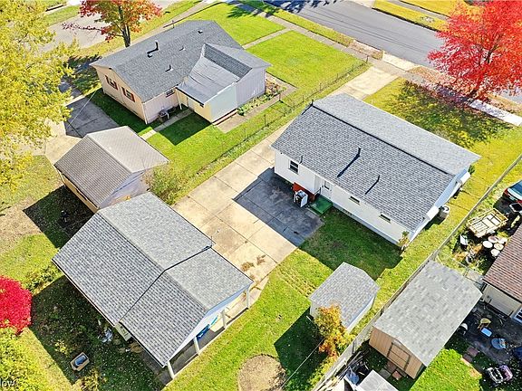 4th image of 3020 Solar Dr NW