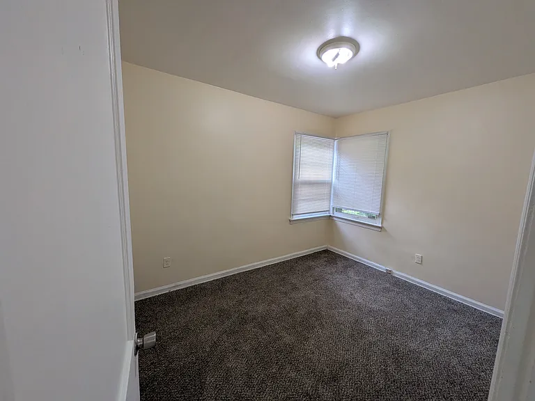 7414 Vaughan St — Photo 7