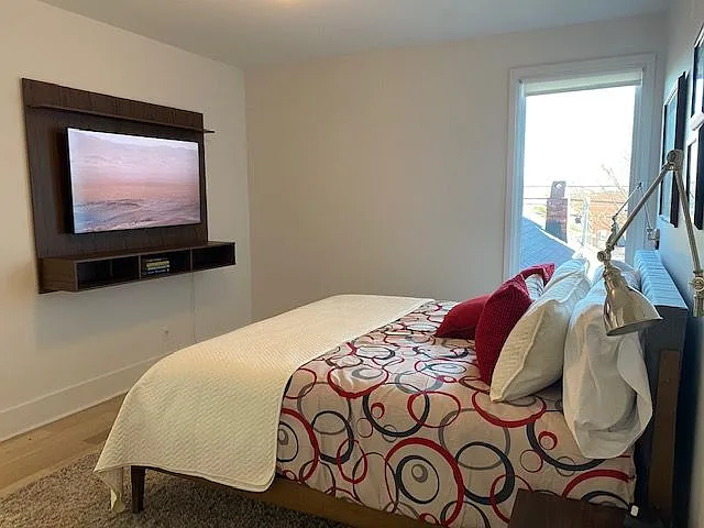 1419 Story Ave #B — Photo 6