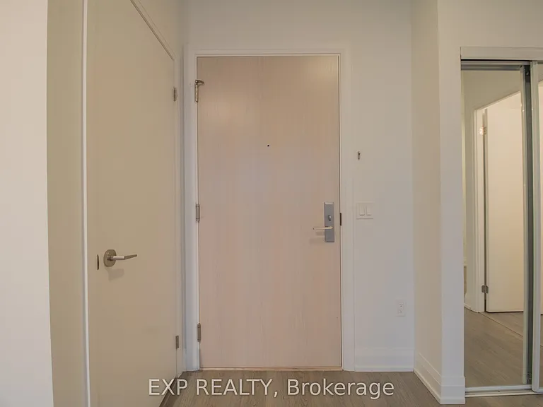 77 Mutual St #2210 — Photo 6