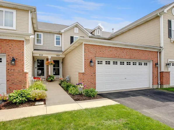 652 Grand Canyon Cir #176, Crystal Lake, IL 60014