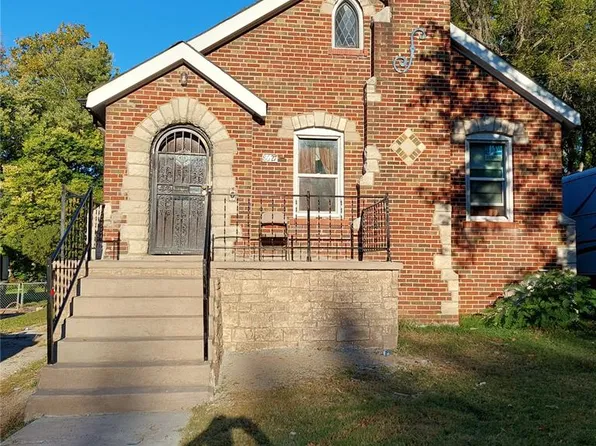 8627 Park Ln, Saint Louis, MO 63147