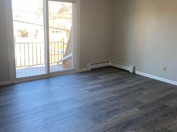 3rd image of 204 S Ottawa St #3
