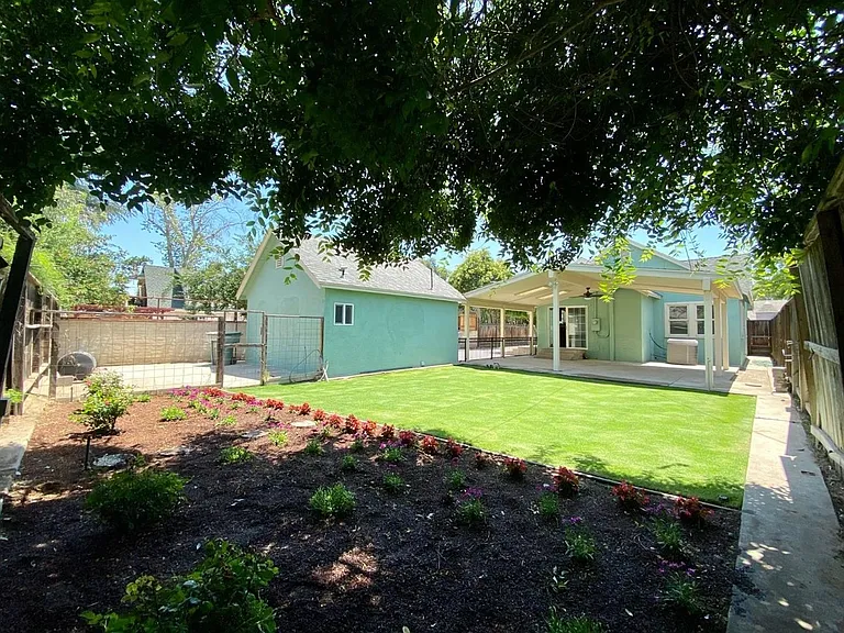 935 E Clinton Ave — Photo 48