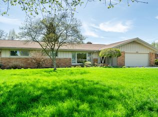 1636 S Bonny Bruce Dr, Stevensville, MI 49127