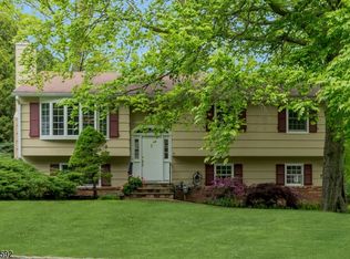 7 Arlington Dr, Denville, NJ 07834