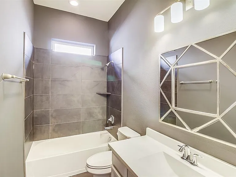 17106 Rainier Creek Dr — Photo 16