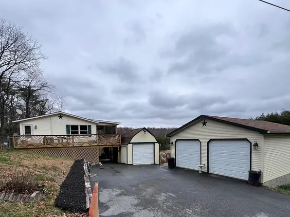 1253 Apple Orchard Cir, Berkeley Springs, WV 25411