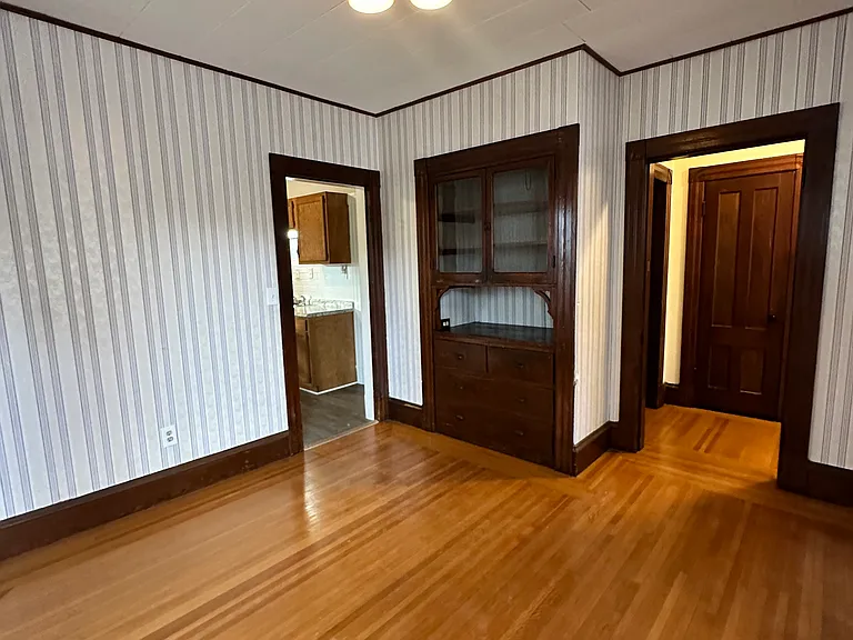 102-104 Allyn St #1 — Photo 4