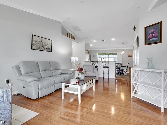5th image of 1013 Acroft Ave