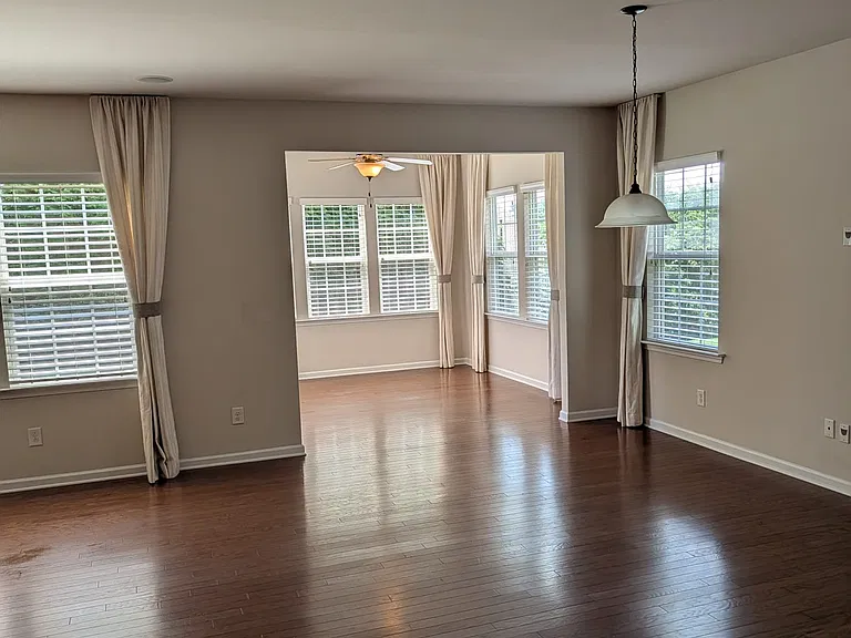 2428 Averon Dr — Photo 34